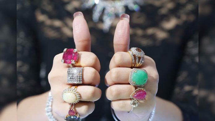 On which finger should a gemstone ring be worn? Know according to astrology On which finger should a gemstone ring be worn? Know according to astrology