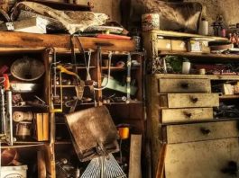 Do not keep garbage on the rooftop according to Vastu, these problems can arise