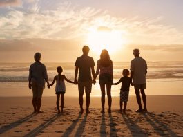 4 zodiac signs that love spending time with family