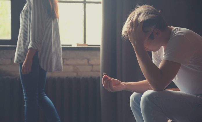 Even after a breakup, these 4 zodiac signs find it difficult to leave their relationship Even after a breakup, these 4 zodiac signs find it difficult to leave their relationship