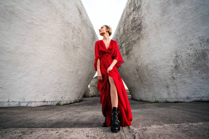 These zodiac signs are known for bold fashion choices These zodiac signs are known for bold fashion choices